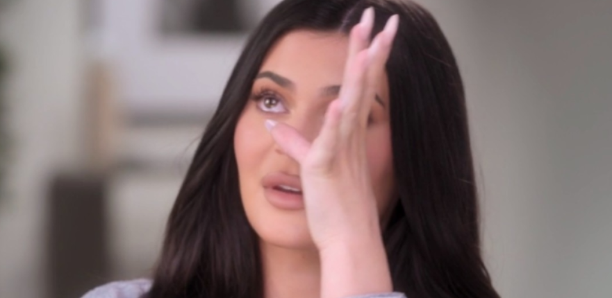Kylie Jenner shpërthen në lot: Po bëhet rraskapitëse…