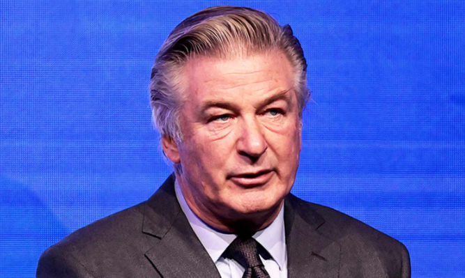 Nis gjykimi i tij, Alec Baldwin shpërthen në lot