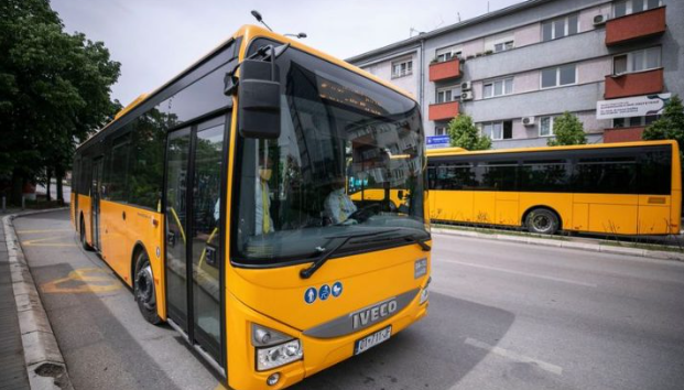 Incident me disa nxënës në linjën 3A të autobusit në Prishtinë  shoferi largohet nga puna  konduktori pezullohet